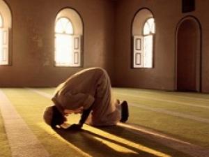Muslim Converts Feel Lonely in Ramadan